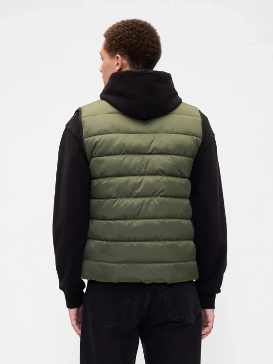 gap-kamizelka-meska-pikowana-oliwkowa-tyl.jpg